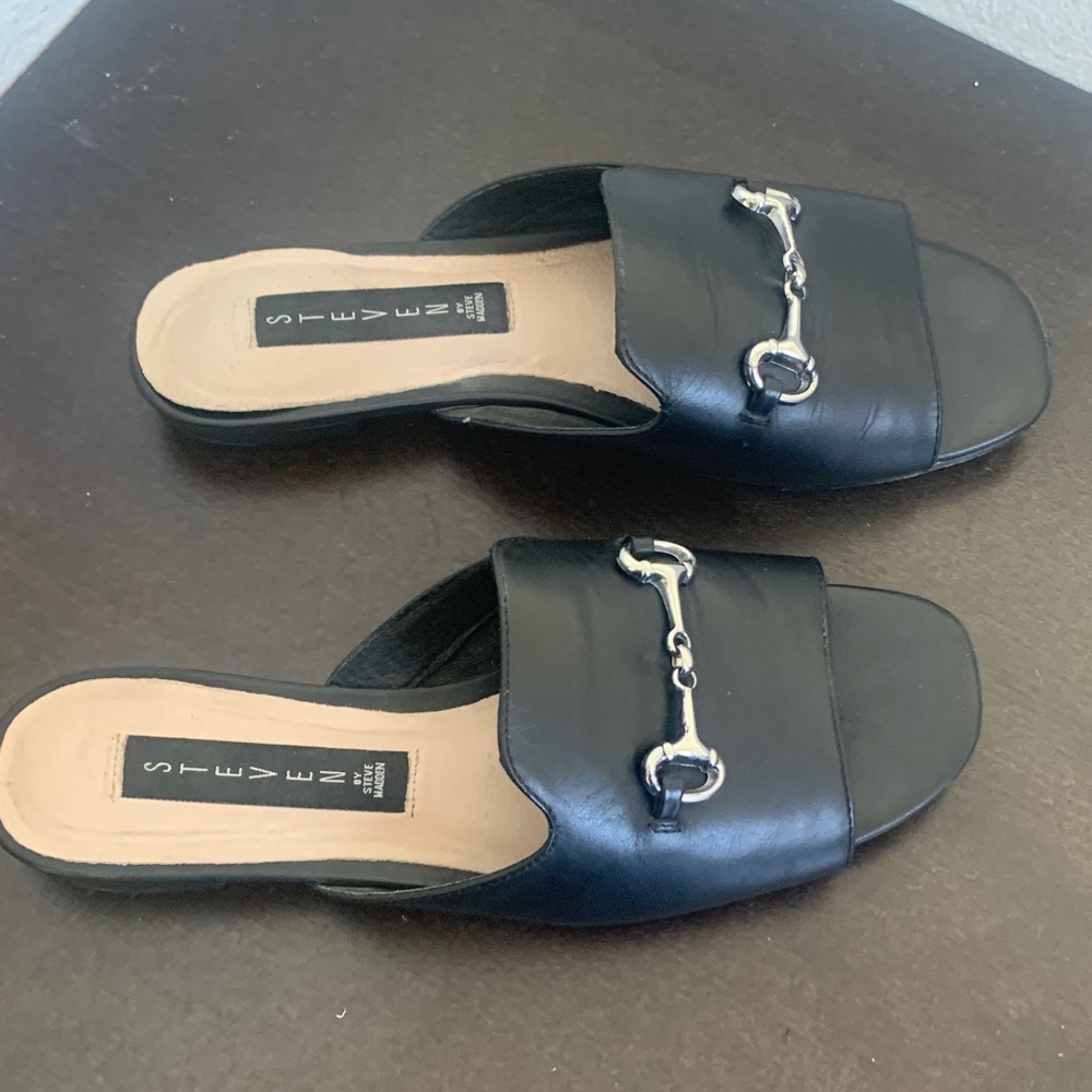 Steven by Steve Madden Black Leather Horse bit Mules. - Picture 2 of 7